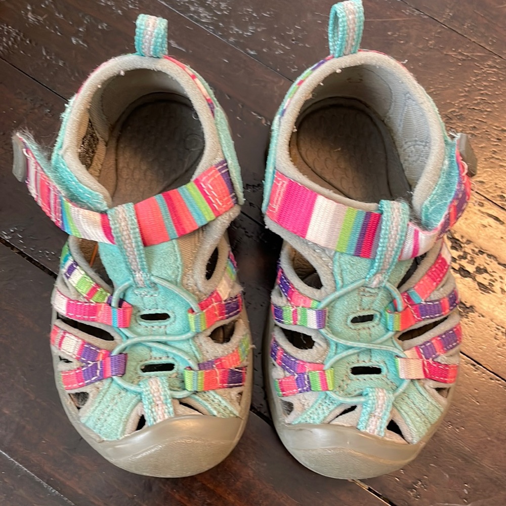 Size 6 baby/toddler keens